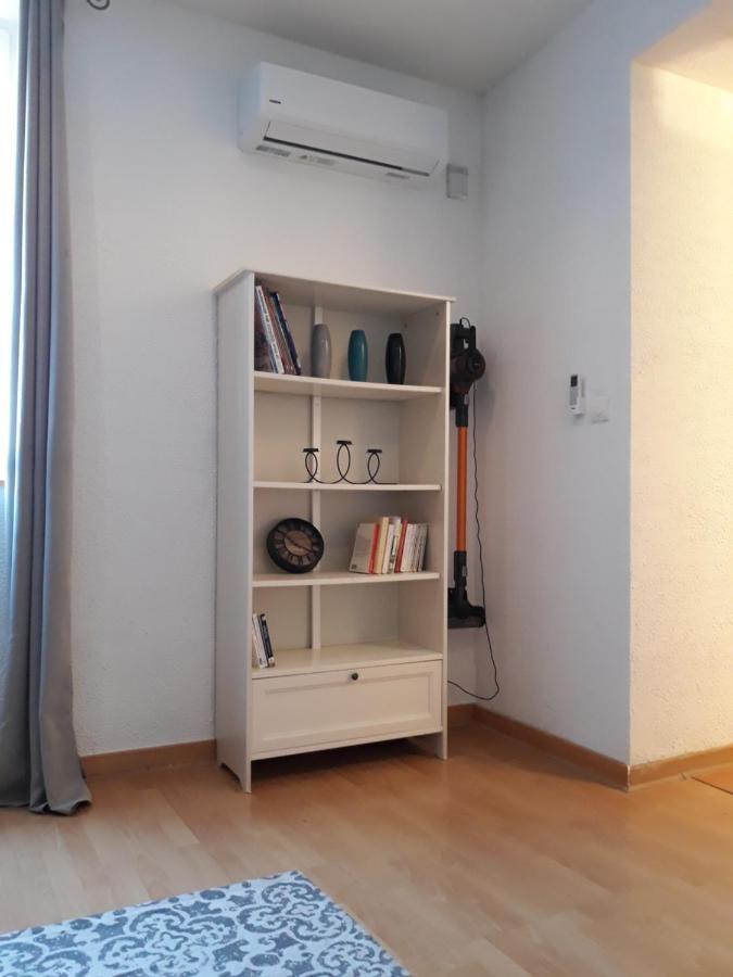 5 Minutes Des Arenes, Parking Gratuit, 6 Couchages Nimes Exterior photo